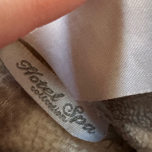 Plush Star Robe - Picture 3 of 5